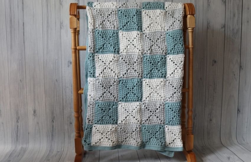 Crisscross Throw Crochet Pattern