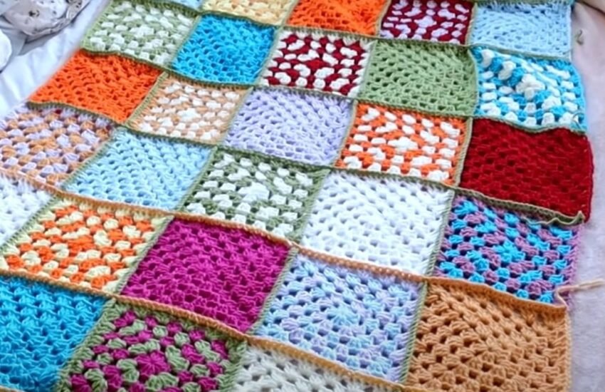 Easy Crochet Blanket Tutorial