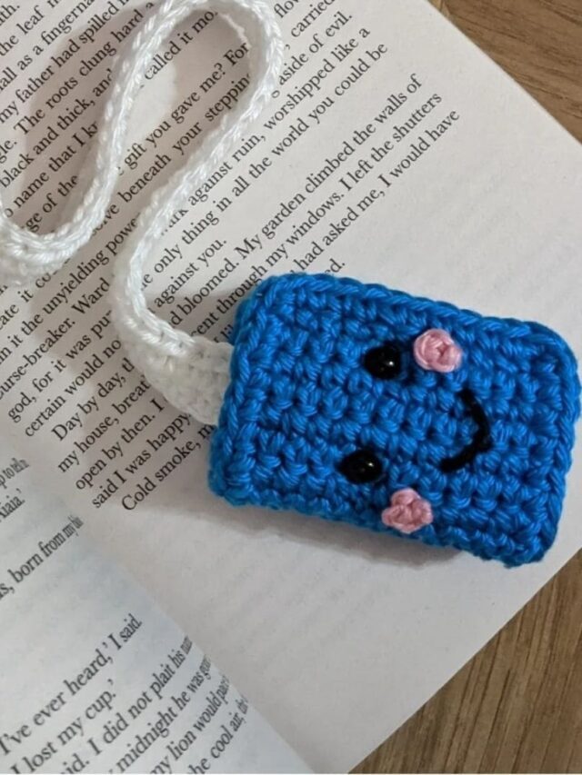 Crochet Books The ‘Book Lover’ Amigurumi